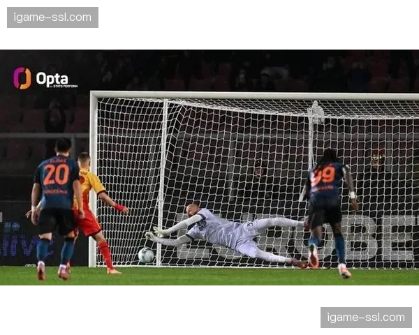 伤停补时：布雷斯特获得绝平点球，但主罚被门将扑出